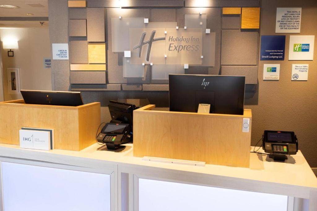 Holiday Inn Express O'Neill By Ihg Buitenkant foto